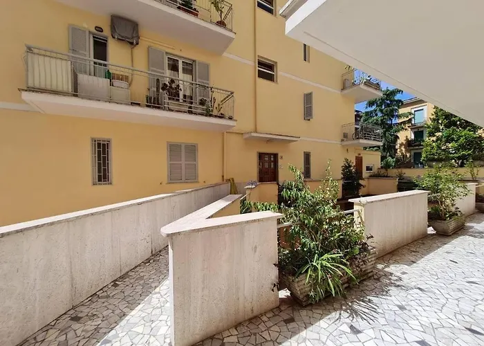 Nel Cuore Dell'appia Antica Apartment *